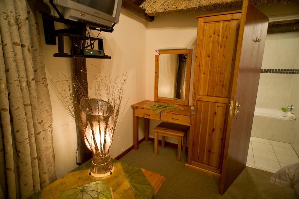 The Willows Guesthouse ブルームフォンテーン エクステリア 写真