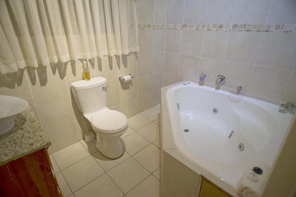 The Willows Guesthouse ブルームフォンテーン 部屋 写真